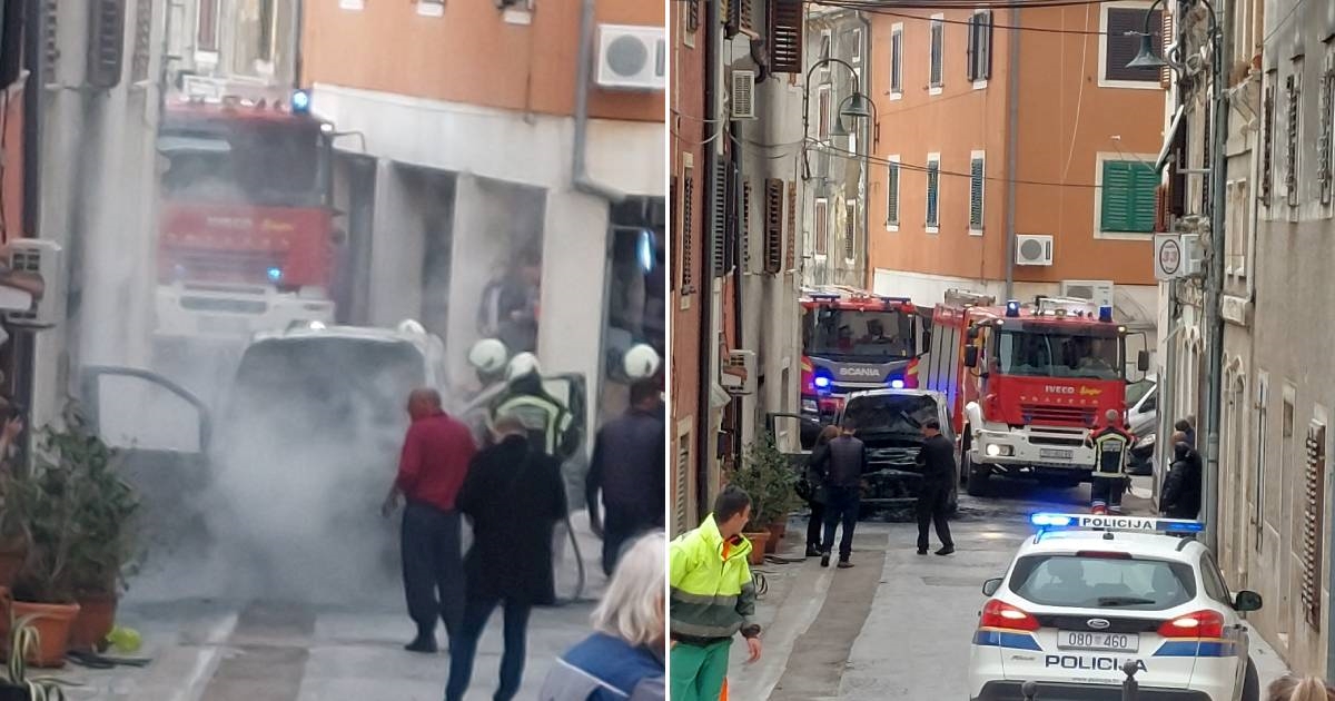 U staroj jezgri Buja u potpunosti izgorio kombi