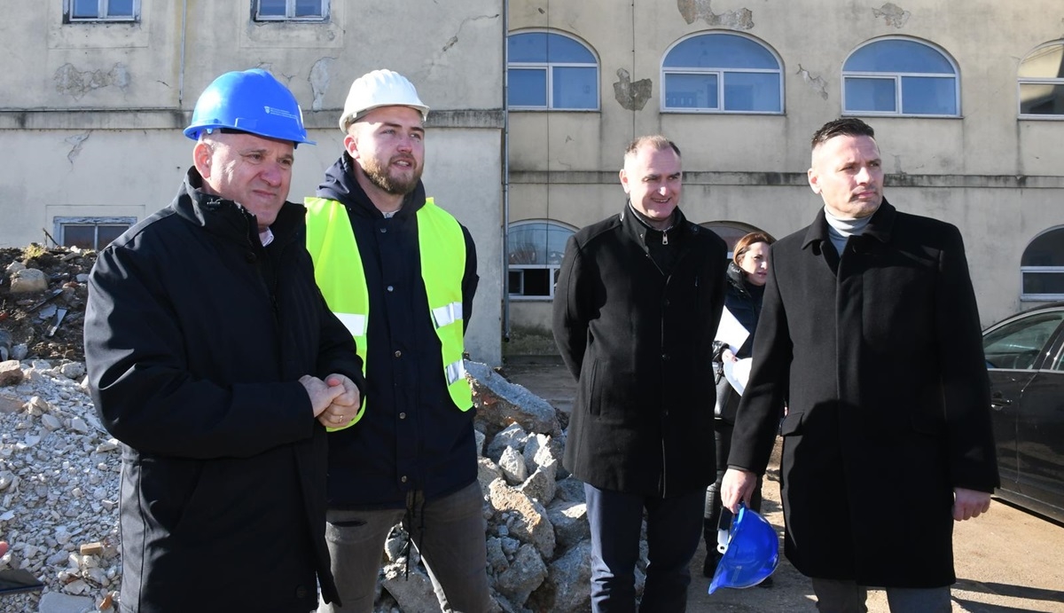 Bačić: Glinu ćemo obnoviti u cijelosti