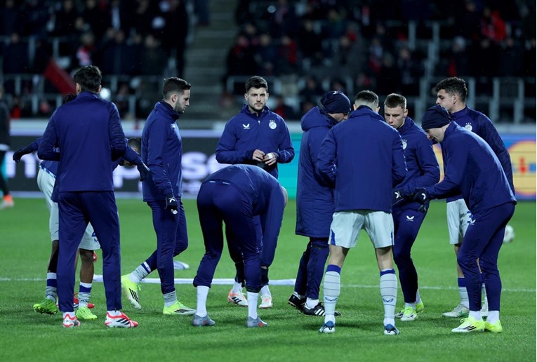 OD 18:00 Stigli sastavi Dinama i Vukovara. Livaković kreće od prve minute