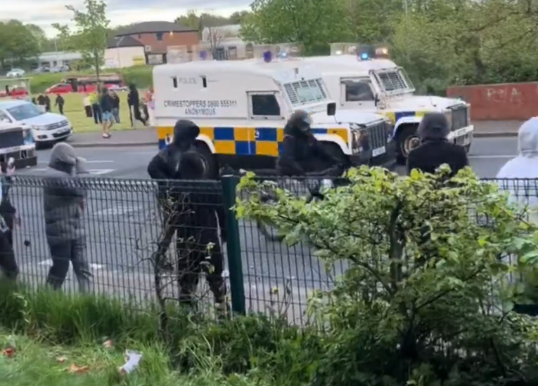 Strah od nereda nakon brutalnog napada u Belfastu. Musk pozvao ljude na ulice