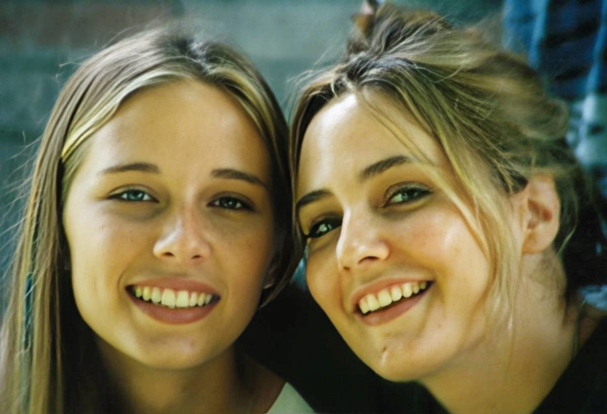 Annie Farmer (lijevo) i Maria Farmer (desno) 