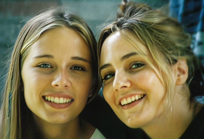 Annie Farmer (lijevo) i Maria Farmer (desno) 