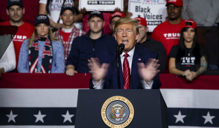 Trump je koronavirus jučer nazvao podvalom, a danas je umrla prva žrtva