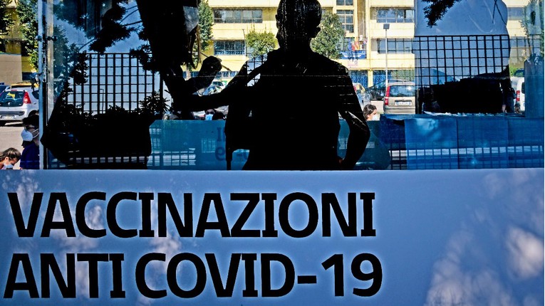 Italija odobrila docjepljivanje trećom dozom za ranjive skupine