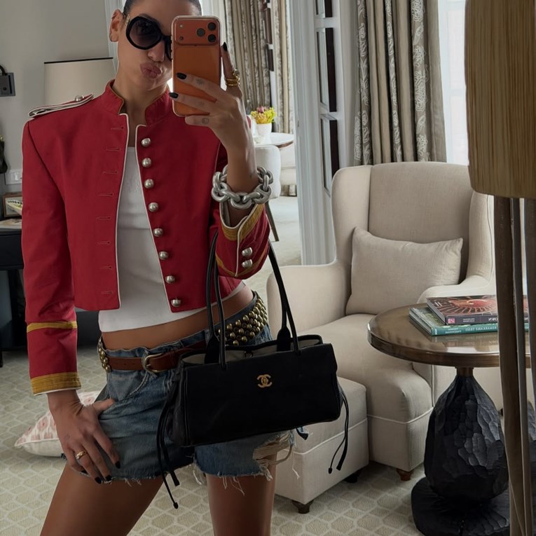 Dua Lipa že nosi ključne trende tega leta: izbrali smo najboljše