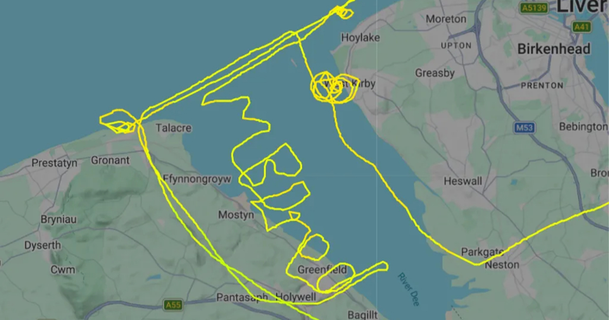 Pilot u zraku iznad Britanije avionom ispisao "Dosadno mi je"