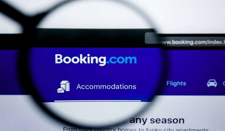 Booking pod istragom u Španjolskoj, sumnja se na kršenje zakona