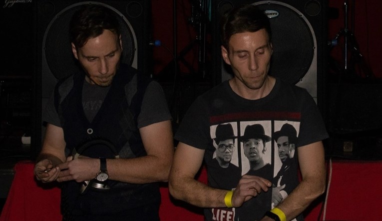 Braća DJ-evi iz Koprivnice opljačkali ljekarnu i vezali ljekarnika. Optuženi su