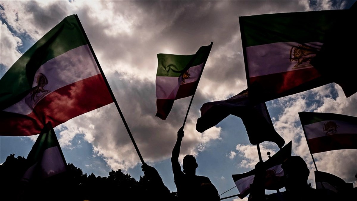 Iran osudio belgijskog humanitarca na 40 godina zatvora i 74 udarca bičem