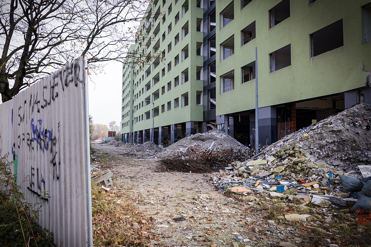 Ova zgrada usred Novog Zagreba ima 176 stanova, a godinama je prazna. "Sramota"