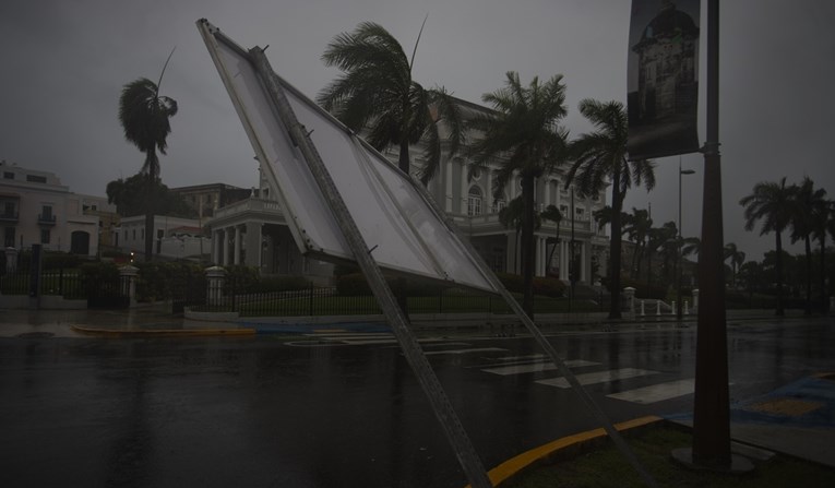 VIDEO Ogroman uragan pogodio Portoriko
