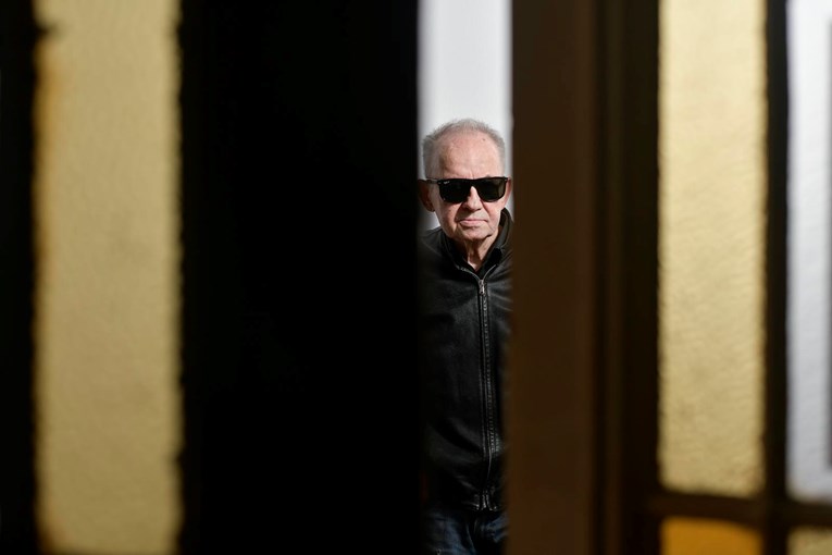 Povučena pjesnička nagrada čovjeku kojem je prirodno htjeti općiti s djecom