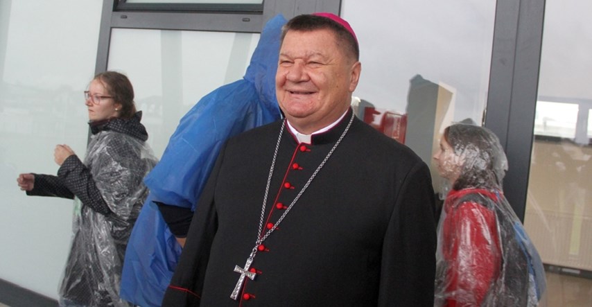 Biskup Huzjak pred 7000 mladih: Danas se najviše napada obitelj