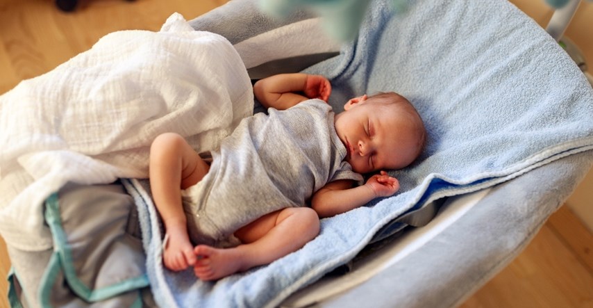 Ljuljačke za dojenčad povezuju se s 14 smrtnih slučajeva, ne koristite ih za spavanje