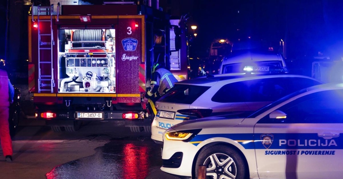 Dijete ostalo zaključano u autu, spasili ga splitski vatrogasci