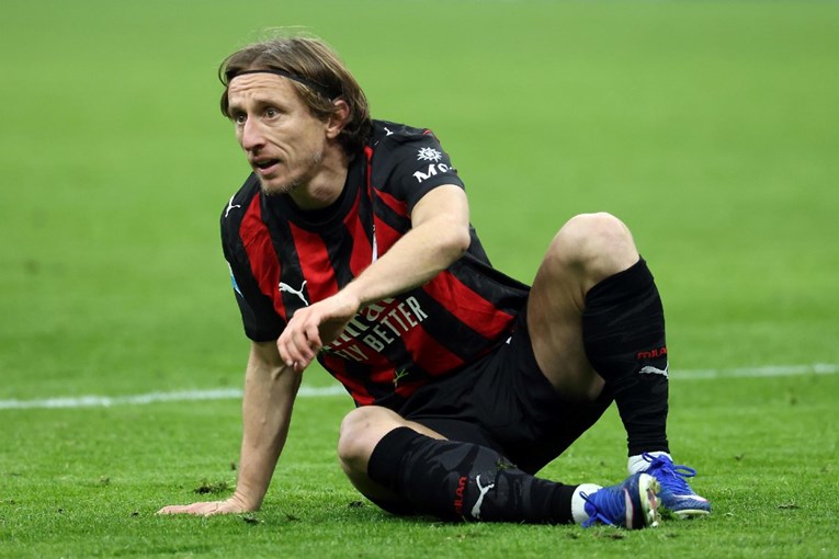 VIDEO Luda utakmica na San Siru. Milan do boda u 92., Genoa promašila penal u 99.