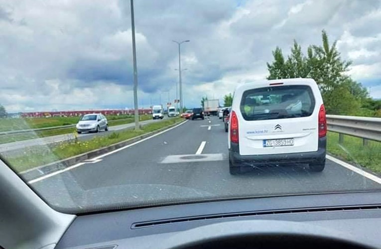 Sudar auta i kamiona kod Westgatea, jedna osoba ozlijeđena