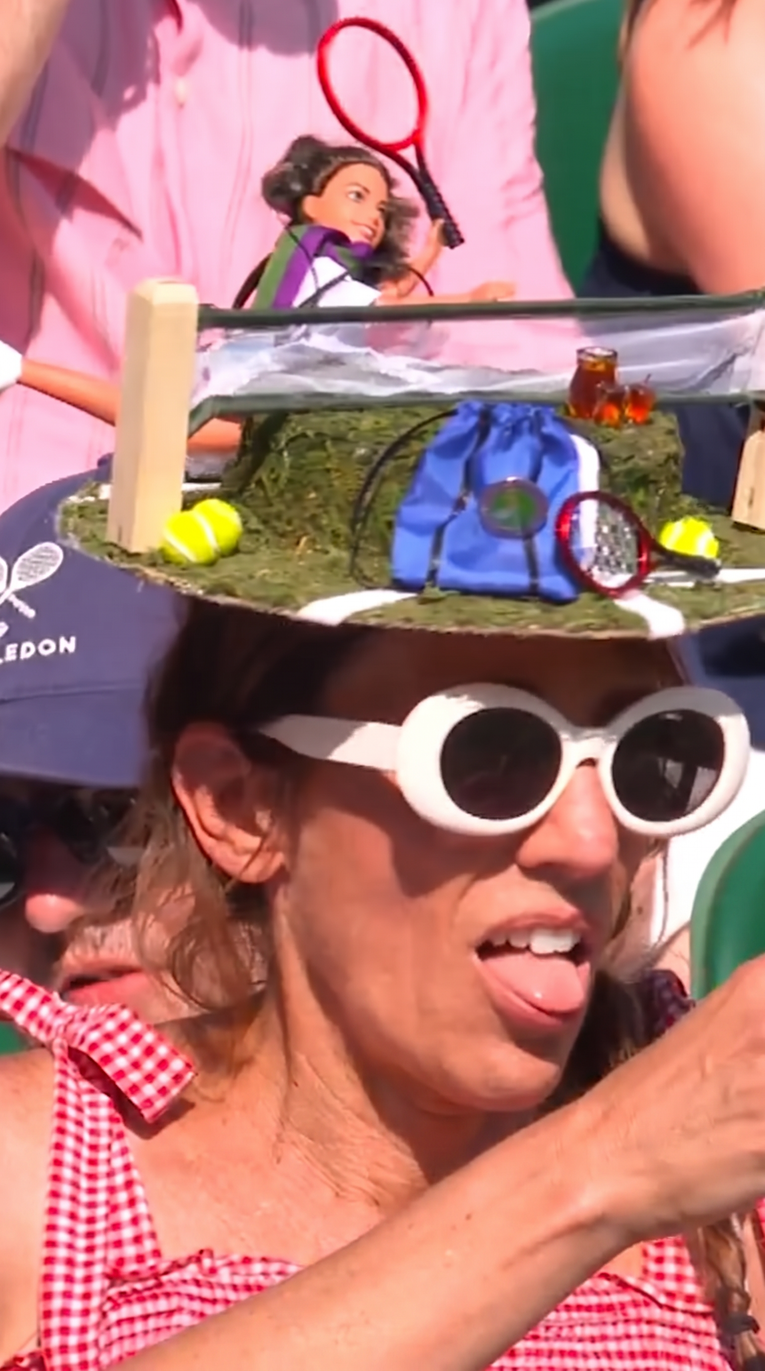Žena na Wimbledonu postala hit zbog šešira, ljudi joj pišu da je ikona