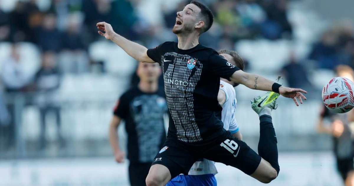 Teška ozljeda braniča Vukovara. Urlikao je i na nosilima izašao s terena