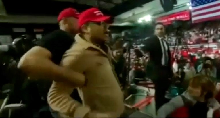 Trumpov simpatizer napao BBC-evog kamermana, Trump sve vidio