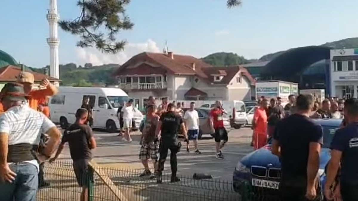 VIDEO U Velikoj Kladuši blokade i prosvjedi zbog eskalacije migrantske krize