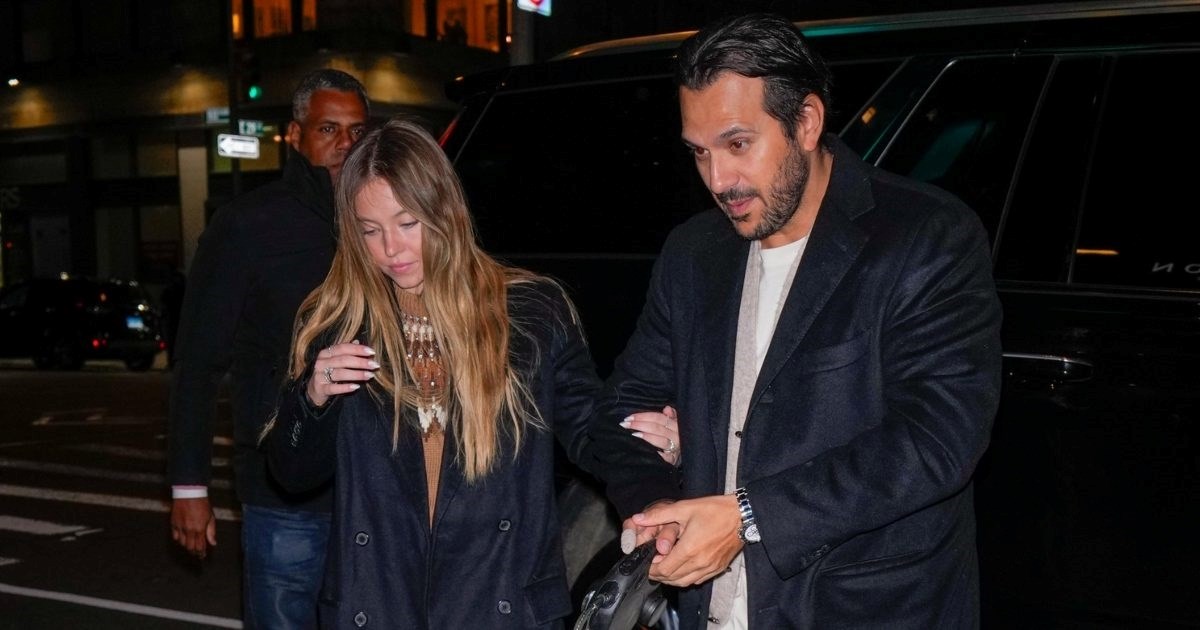 Sydney Sweeney prošetala simpatičan zimski džemper