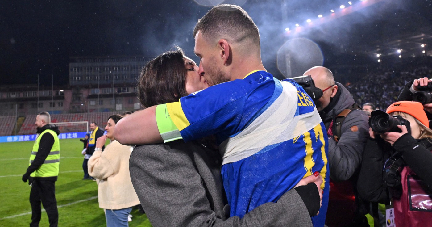 Džeko nakon pobjede nad Italijom otrčao u zagrljaj supruge Amre i strasno je poljubio