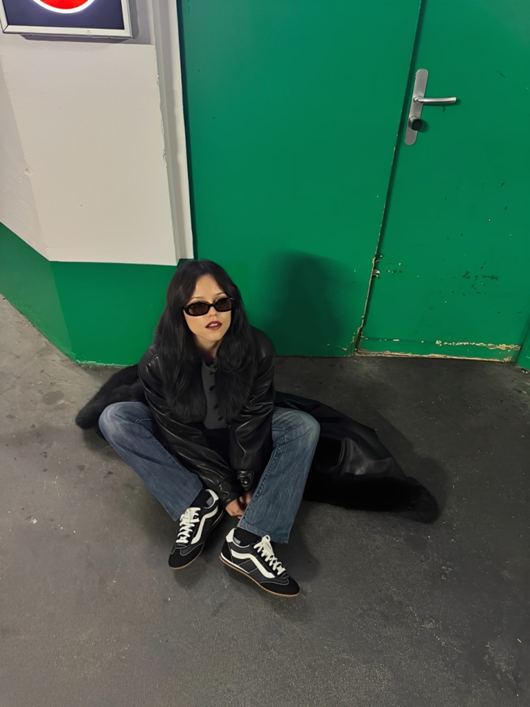 Jenna Ortega potvrđuje: Vans tenisice su modni hit za 2026.