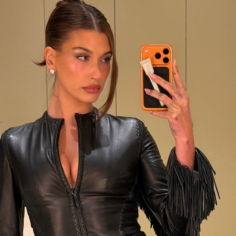 Pink Sugar nokti su tu da zaslade vašu zimsku manikuru