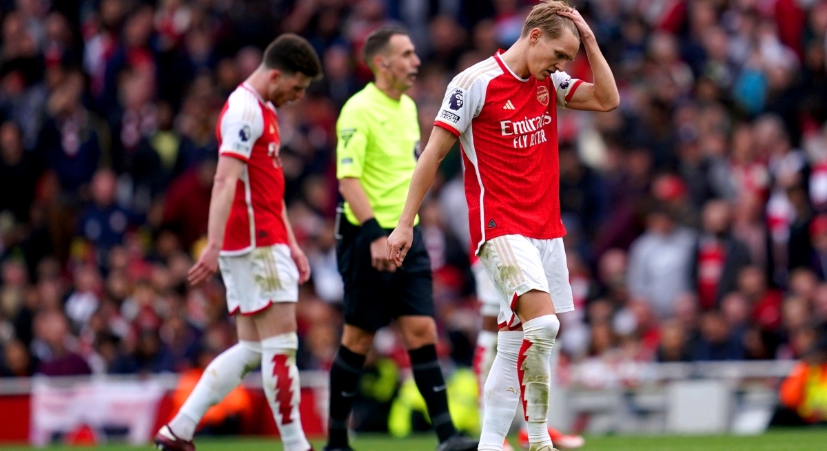 Nakon Liverpoola kiksao i Arsenal. Cityju je sada otvoren put prema tituli
