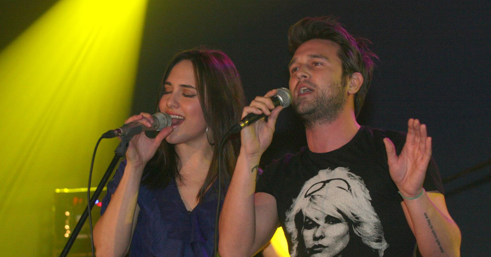 Lana Jurčević zaintrigirala fanove: "Znate li čija je ovo muška ruka?"
