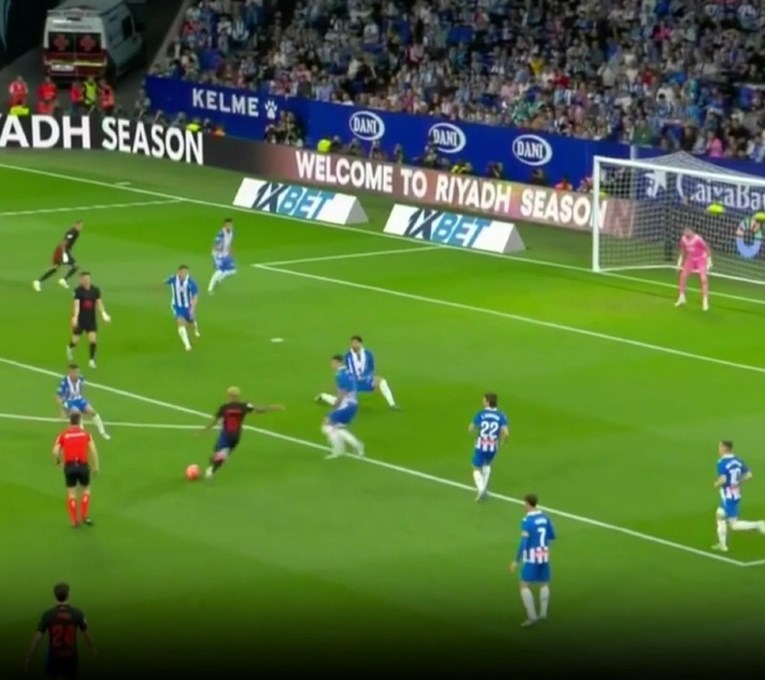 Pogledajte golčinu Yamala kojom je doveo Barcelonu na prag titule prvaka