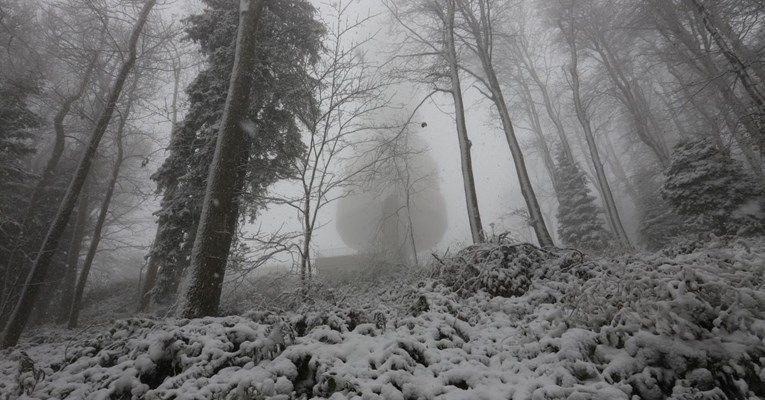 Pao prvi snijeg na Sljemenu, pogledajte kakvi su nas bajkoviti prizori dočekali