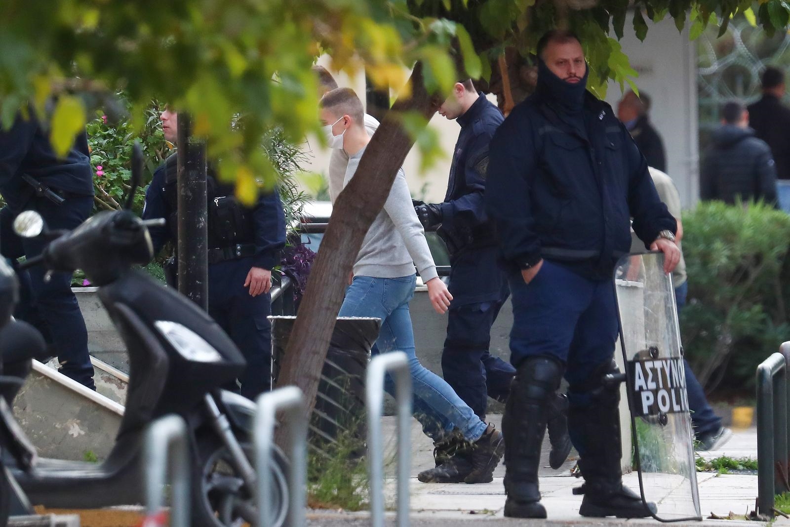 Ispitana i zadnja grupa Bad Blue Boysa. Dodana nova točka optužnice