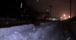Gusti snijeg zatvorio škole i ceste u Austriji, evakuacije zbog poplava i odrona