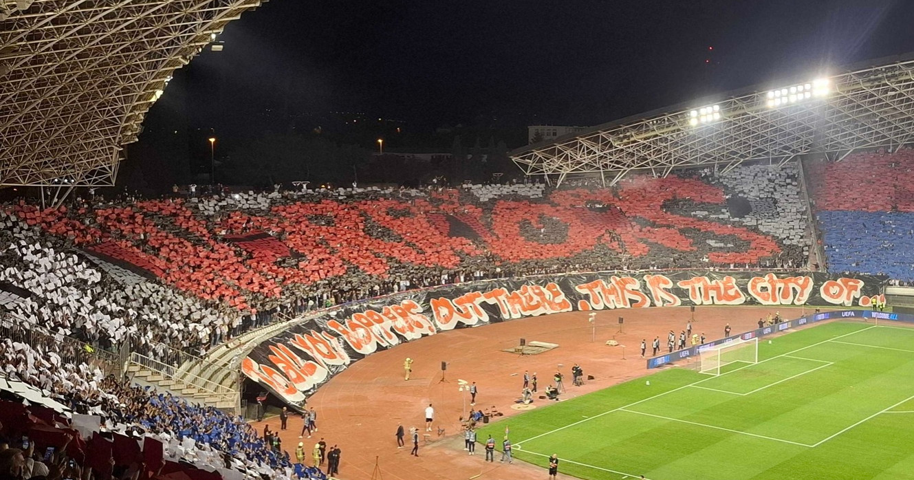 Torcida istaknula citat iz kultnog filma na utakmici s Ajaxom