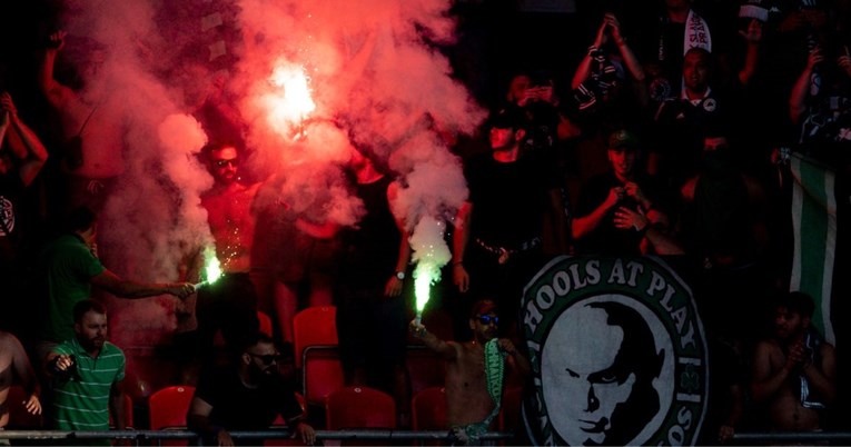 Poruka podrške za BBB u Ateni: AEK-ovci nose noževe, a glume nevine