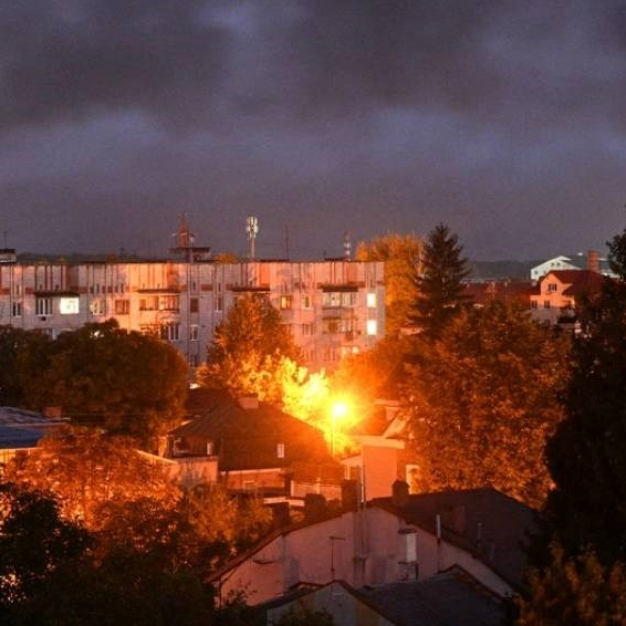 Novi detalji ruskog udara na Lavov. Čovjek poginuo, izbio ogroman požar