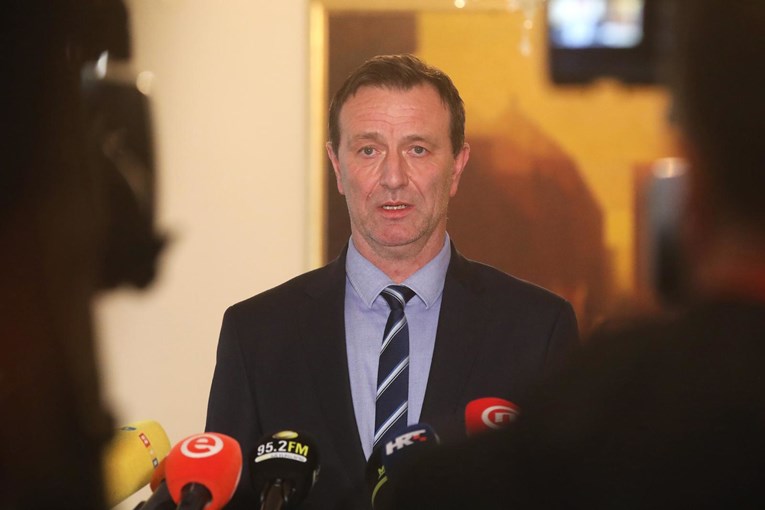 Proces protiv SDP-ovog gradonačelnika stvarno ide ekspresno. Evo ga, već u sudnici