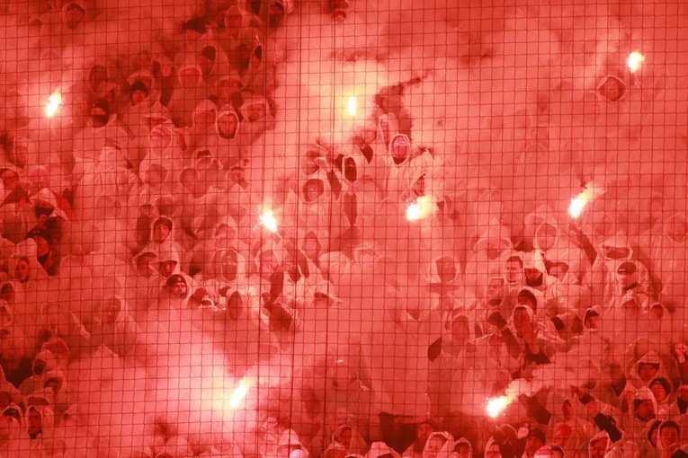 Eintracht kažnjen s 341.500 eura jer su njegovi navijači palili pirotehniku