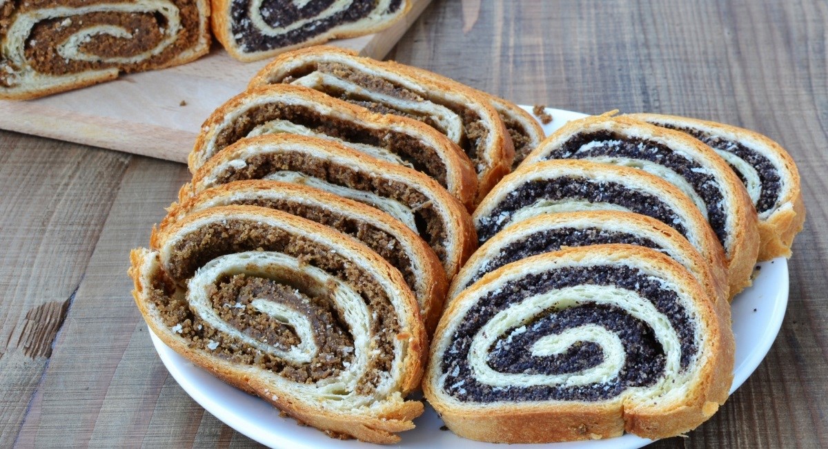 Na jedno smo mjesto skupili recepte za uskrsne kolače koje radimo i ove godine