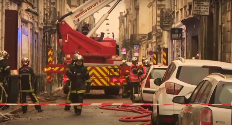 U eksploziji zgrade u Francuskoj jedna osoba teško ozlijeđena, dvije nestale