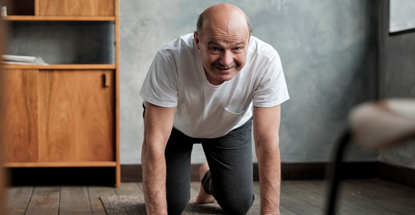 Ova joga poza muškarcima starijim od 40 je korisnija nego što mislite