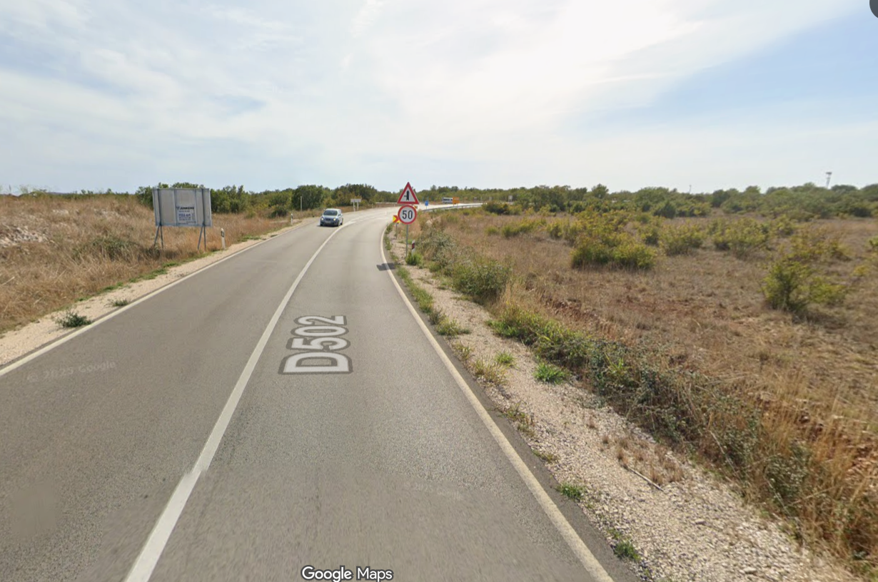 Muškarac (58) poginuo u sudaru s kamionom kod Zemunika, žena teško ozlijeđena