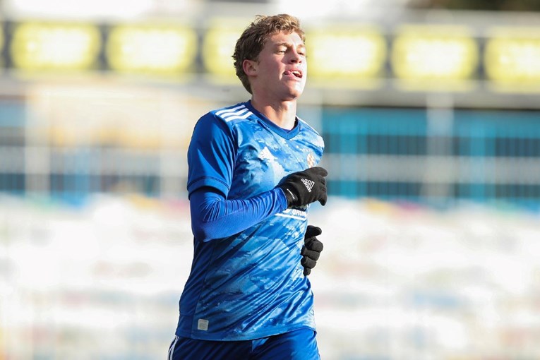 Bio je član Dinamove zlatne generacije s Gvardiolom i Šutalom. Sada nema klub