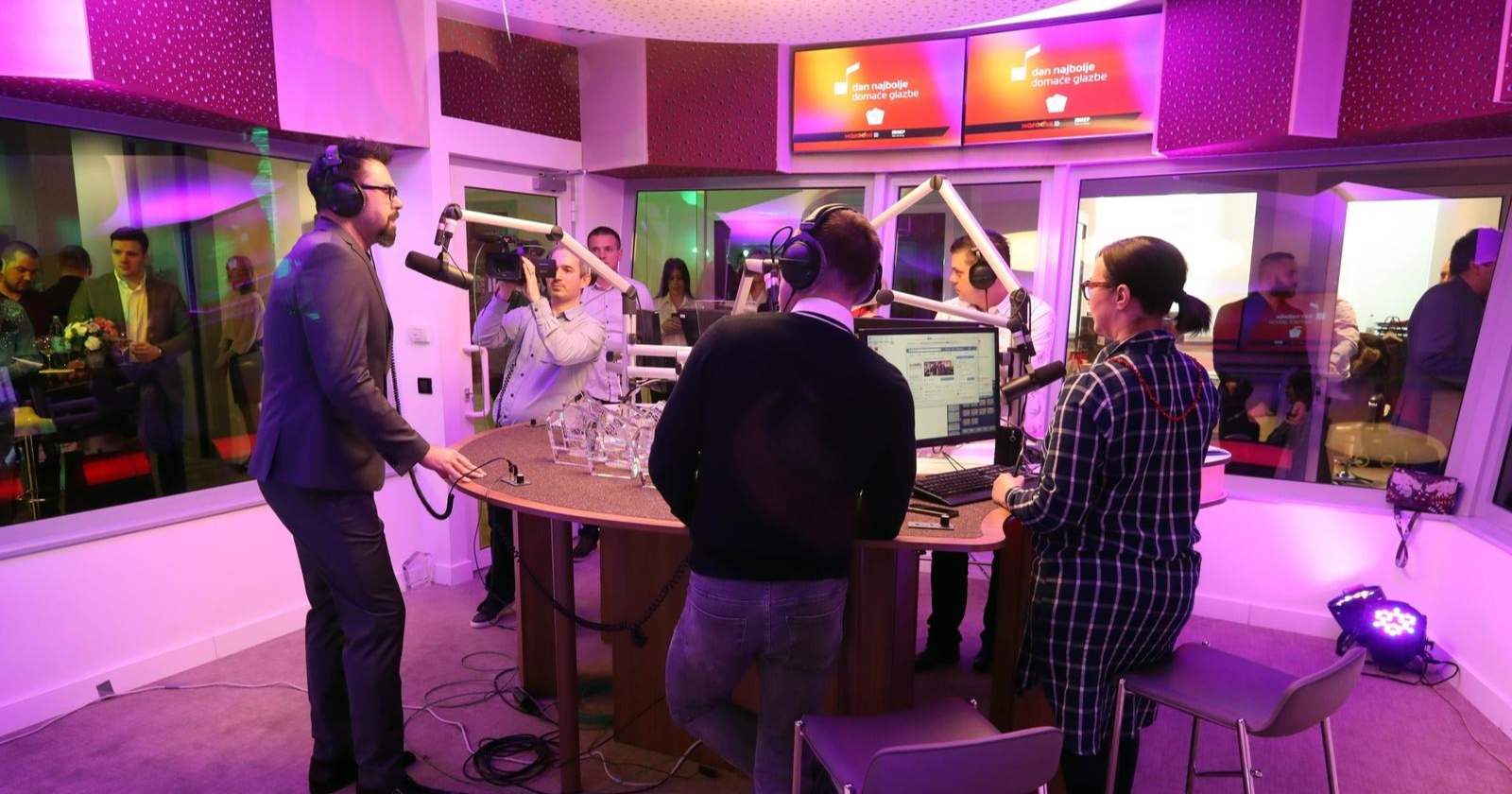 Jesu li dvije strane pjesme u satu na bivšem Narodnom razlog za baš toliku dramu?