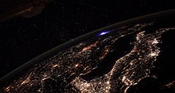 Što je neobično plavo svjetlo snimljeno iz svemirske postaje?