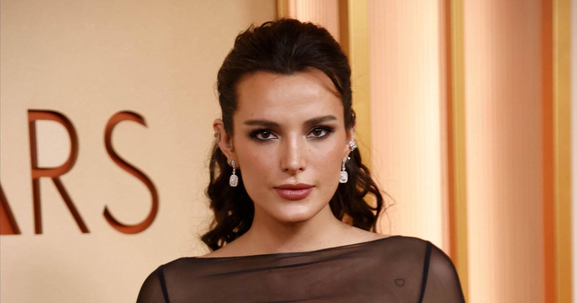 Bella Thorne u Gucciju zablistala na crvenom tepihu Oscara