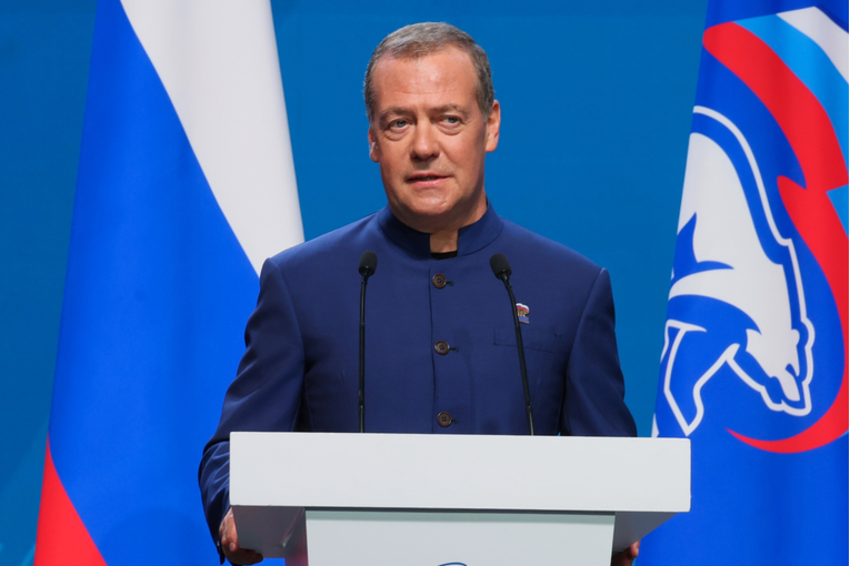 Trump napao Zelenskog. Medvedev: Ne pobjeđujemo zbog njegovih izjava