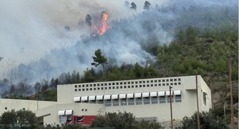 Lokaliziran požar u Žrnovnici